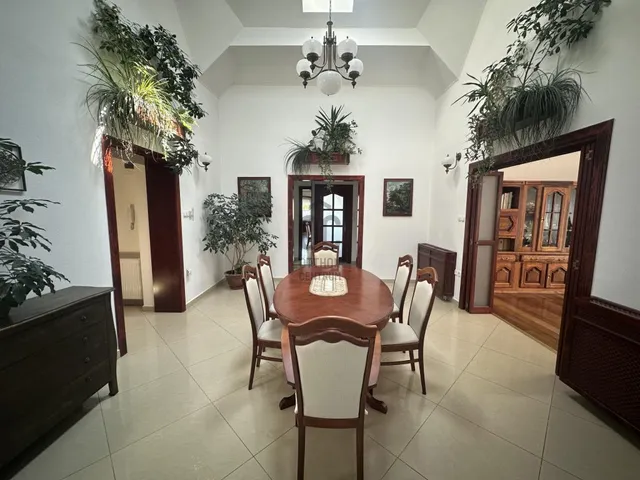 Eladó lakás Budapest XVI. kerület, Rákosszentmihály 136 nm