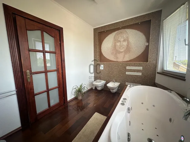 Eladó lakás Budapest XVI. kerület, Rákosszentmihály 136 nm