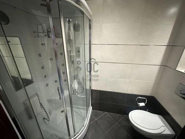 Eladó lakás Budapest XVI. kerület, Rákosszentmihály 136 nm