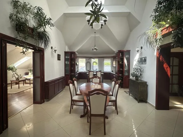 Eladó lakás Budapest XVI. kerület, Rákosszentmihály 136 nm