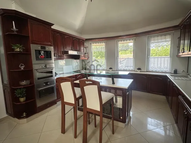 Eladó lakás Budapest XVI. kerület, Rákosszentmihály 136 nm