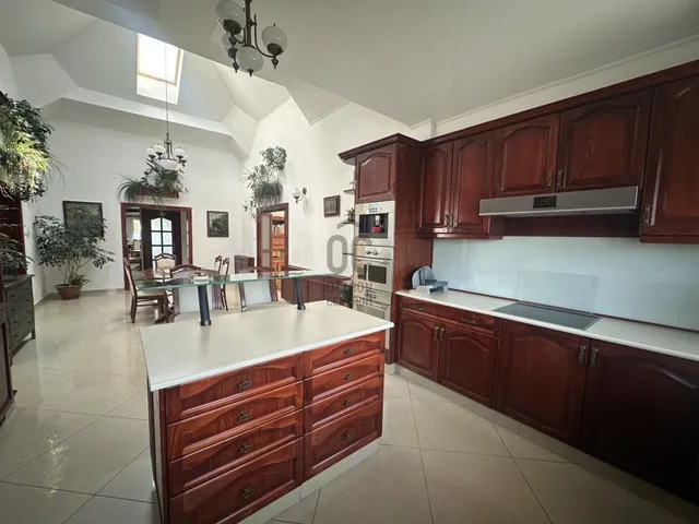 Eladó lakás Budapest XVI. kerület, Rákosszentmihály 136 nm