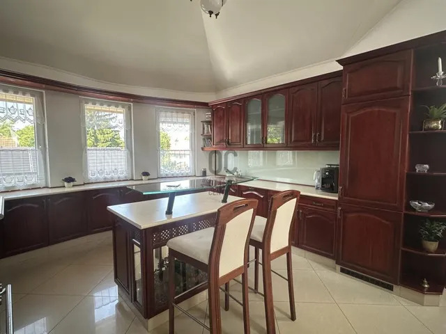 Eladó lakás Budapest XVI. kerület, Rákosszentmihály 136 nm