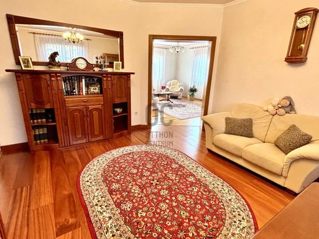 Eladó ház Veresegyház, Csonkás 220 nm
