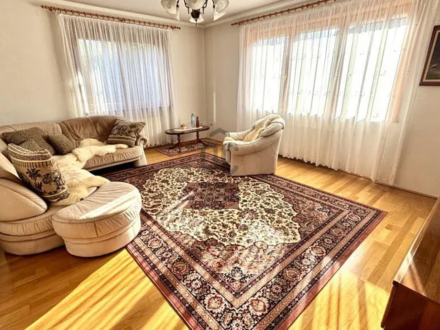 Eladó ház Veresegyház, Csonkás 220 nm