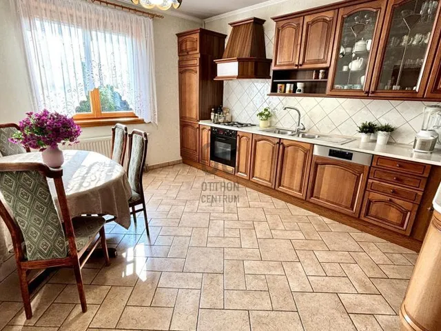 Eladó ház Veresegyház, Csonkás 220 nm