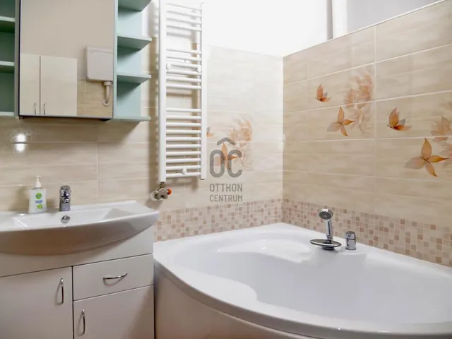 Eladó ház Veresegyház, Csonkás 220 nm