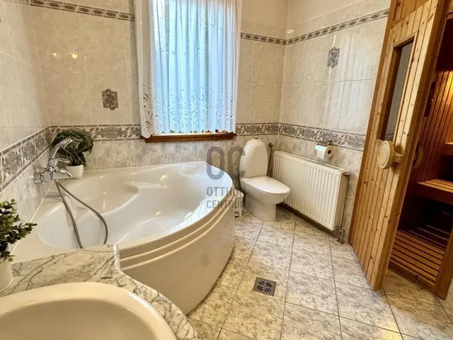 Eladó ház Veresegyház, Csonkás 220 nm