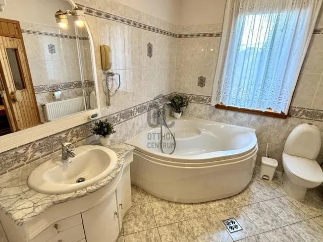 Eladó ház Veresegyház, Csonkás 220 nm