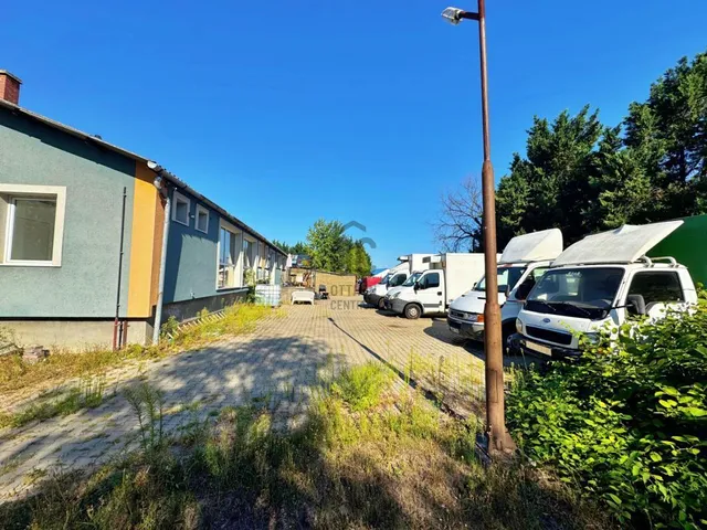 Eladó kereskedelmi és ipari ingatlan Budapest XVII. kerület, Felső-Rákoshegy 250 nm