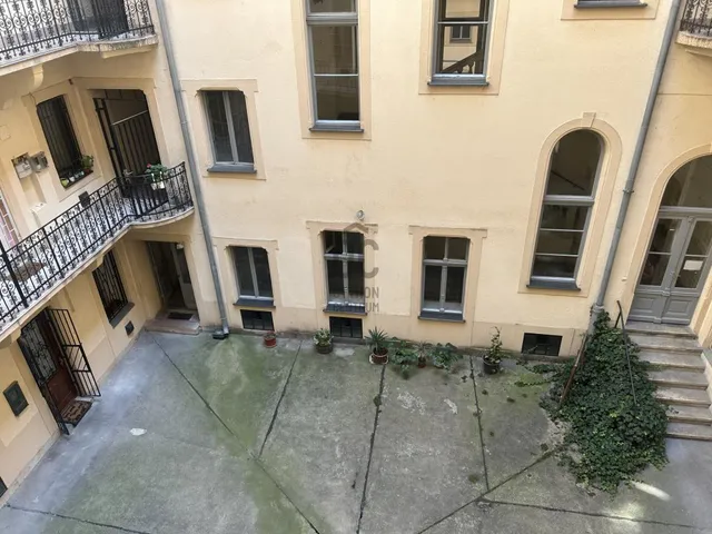 Eladó lakás Budapest VI. kerület 67 nm