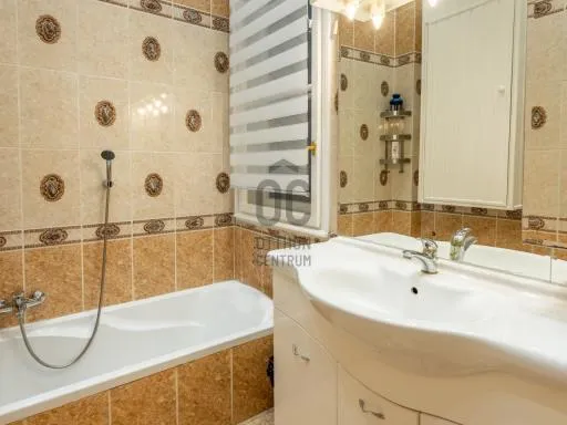 Eladó lakás Budapest VI. kerület 67 nm