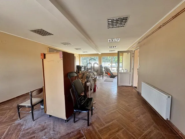 Eladó kereskedelmi és ipari ingatlan Budapest XVII. kerület, Felső-Rákoshegy 250 nm