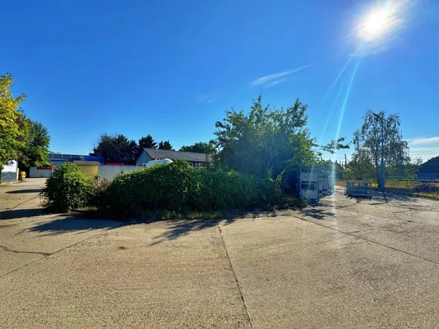 Eladó kereskedelmi és ipari ingatlan Budapest XVII. kerület, Felső-Rákoshegy 250 nm