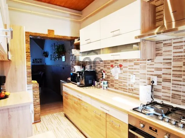 Eladó ház Budapest XVI. kerület, Sashalom 193 nm