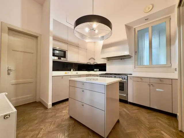 Eladó lakás Budapest V. kerület, Belváros 160 nm