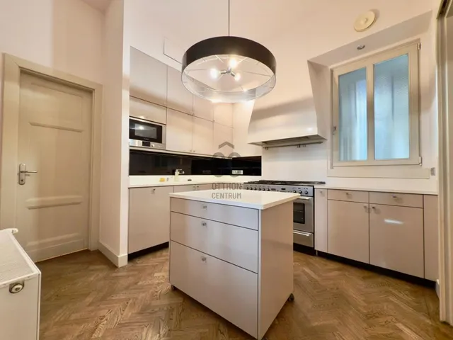 Eladó lakás Budapest V. kerület, Belváros 160 nm