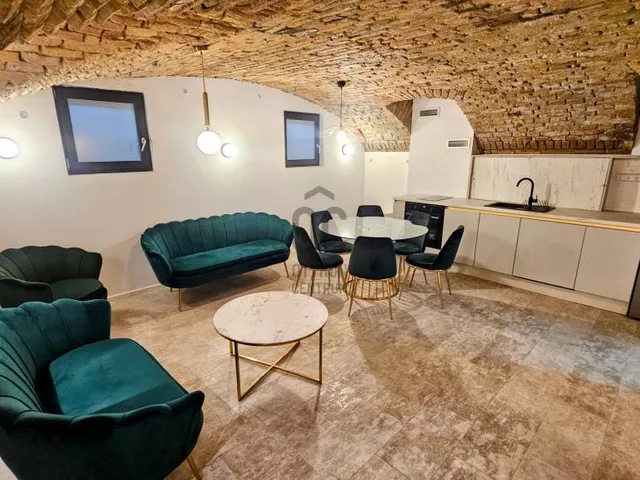 Eladó kereskedelmi és ipari ingatlan Budapest VI. kerület 252 nm