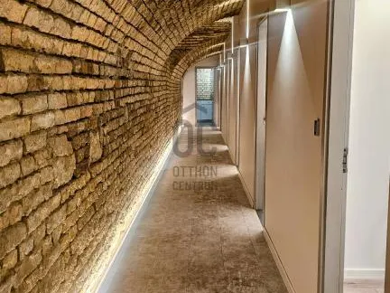 Eladó kereskedelmi és ipari ingatlan Budapest VI. kerület 252 nm