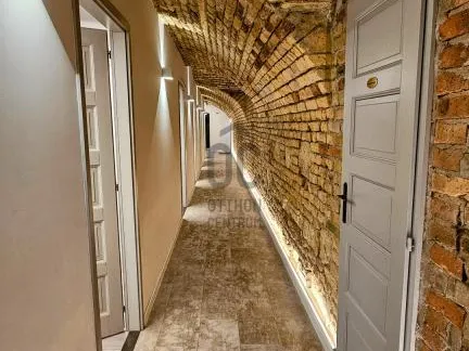 Eladó kereskedelmi és ipari ingatlan Budapest VI. kerület 252 nm