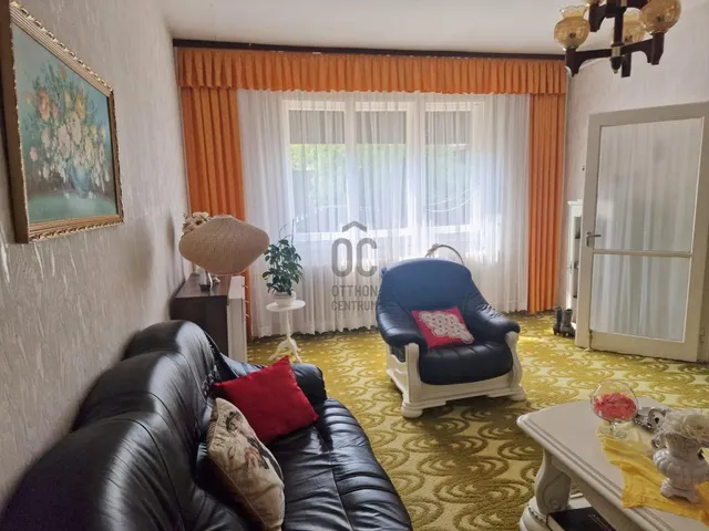 Eladó ház Üröm 100 nm