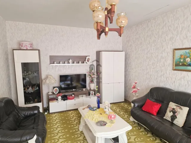 Eladó ház Üröm 100 nm