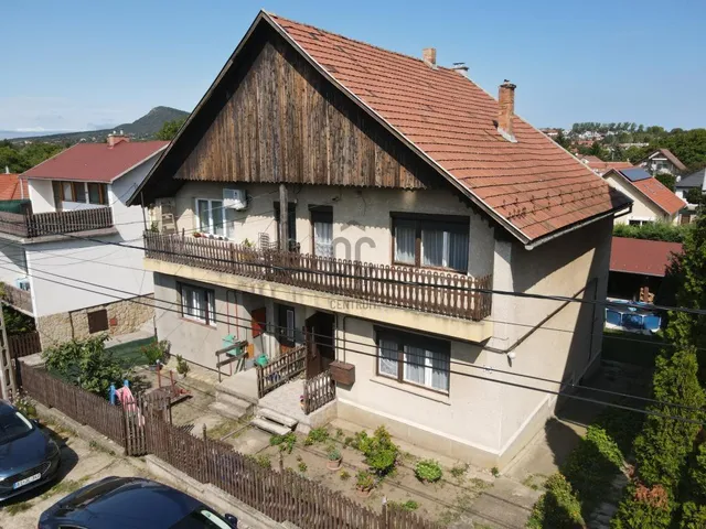 Eladó ház Üröm 100 nm