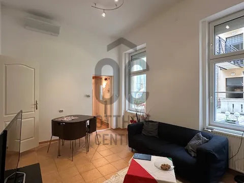 Eladó lakás Budapest VI. kerület 72 nm