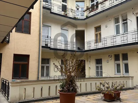 Eladó lakás Budapest VI. kerület 72 nm