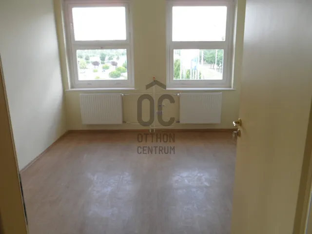 Eladó kereskedelmi és ipari ingatlan Budapest X. kerület, Óhegy 1716 nm