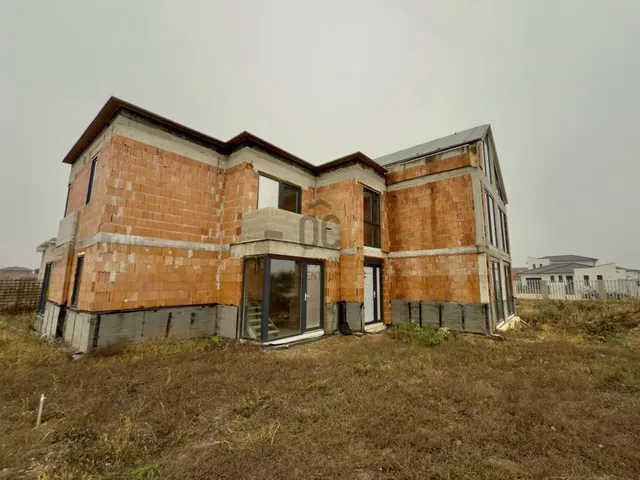 Eladó ház Budapest XVIII. kerület, Almáskert 290 nm