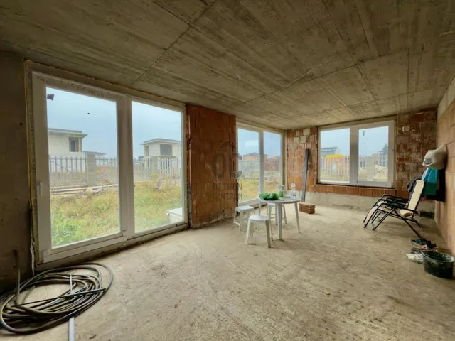 Eladó ház Budapest XVIII. kerület, Almáskert 290 nm