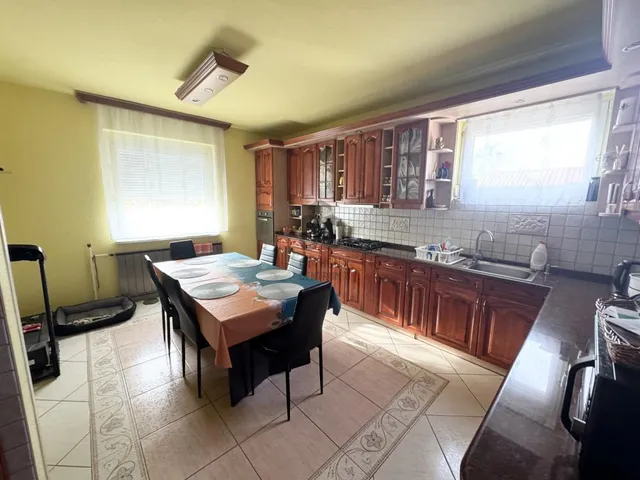 Eladó ház Vecsés, Felsőtelep 250 nm