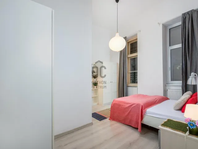 Eladó lakás Budapest VI. kerület 102 nm