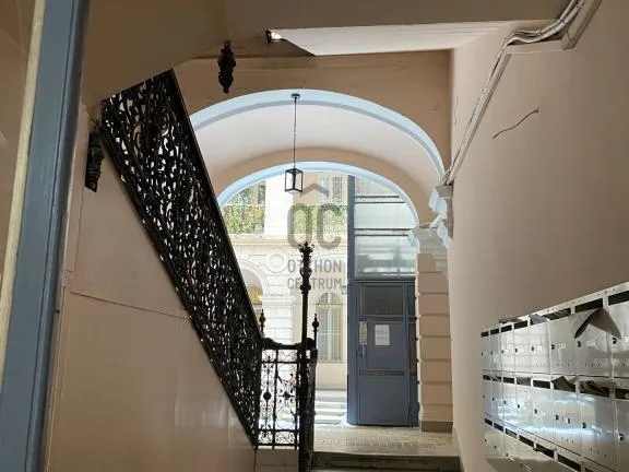 Eladó lakás Budapest VI. kerület 53 nm