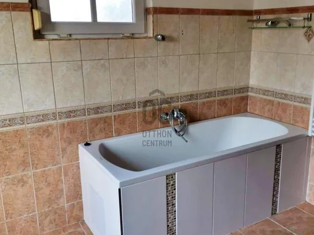 Eladó lakás Budapest XVII. kerület, Rákoshegy 116 nm