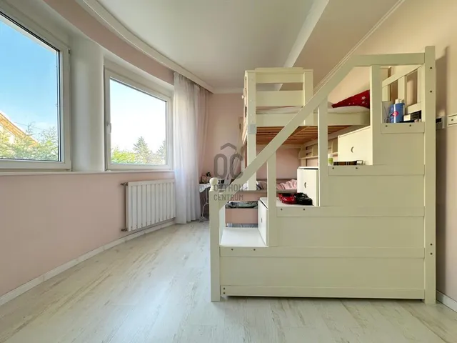 Eladó ház Budapest XIV. kerület, Alsórákos 389 nm