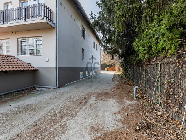 Eladó ház Budapest XV. kerület, Rákospalota 400 nm