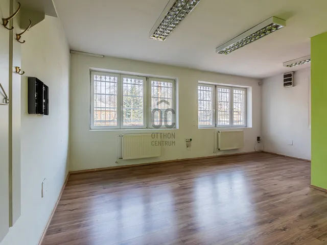 Eladó ház Budapest XV. kerület, Rákospalota 400 nm