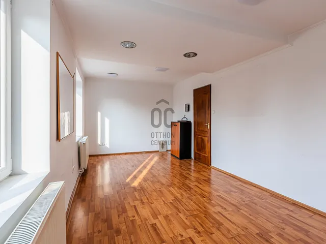 Eladó ház Budapest XV. kerület, Rákospalota 400 nm