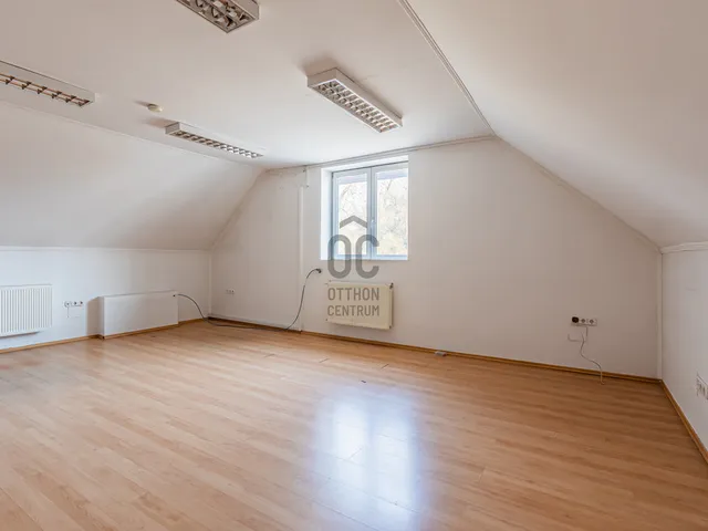 Eladó ház Budapest XV. kerület, Rákospalota 400 nm