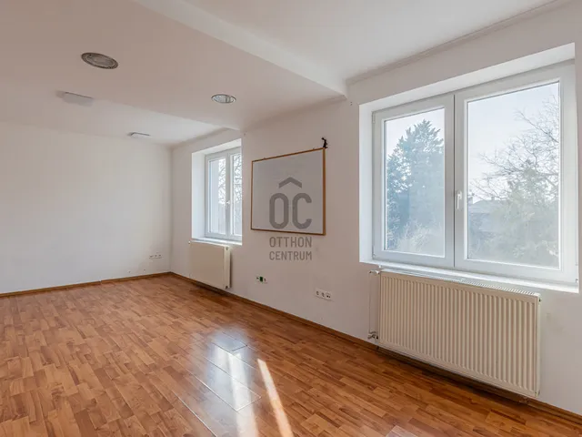 Eladó ház Budapest XV. kerület, Rákospalota 400 nm