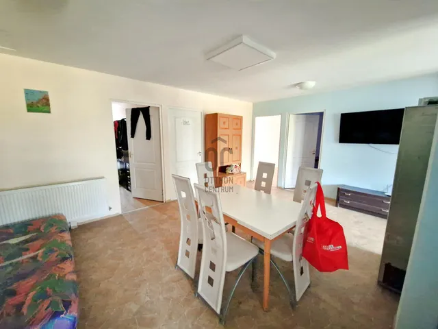 Eladó kereskedelmi és ipari ingatlan Budapest IX. kerület, Gubacsidűlő 2565 nm