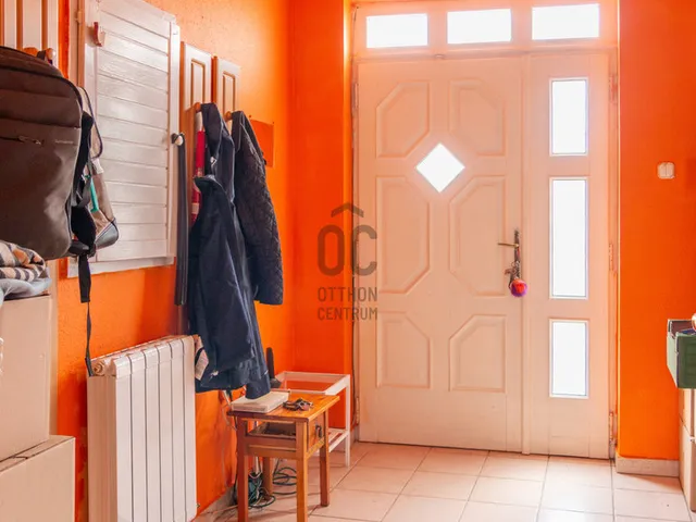 Eladó ház Budapest XVIII. kerület, Szemeretelep 179 nm