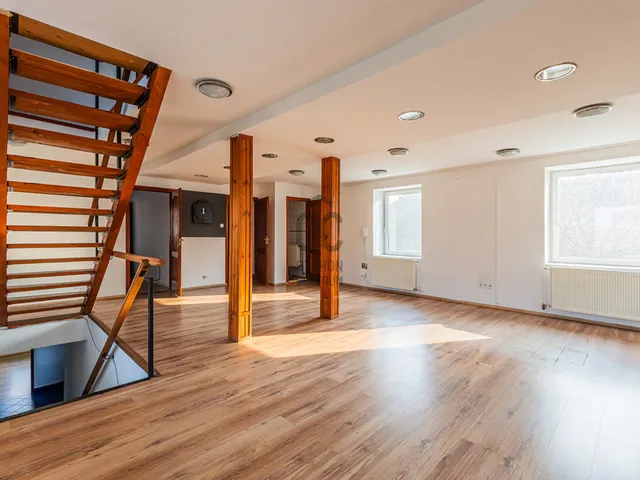 Eladó ház Budapest XV. kerület, Rákospalota 400 nm