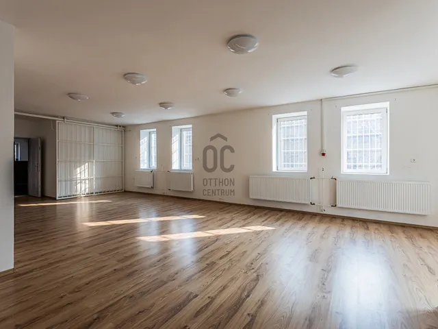 Eladó ház Budapest XV. kerület, Rákospalota 400 nm