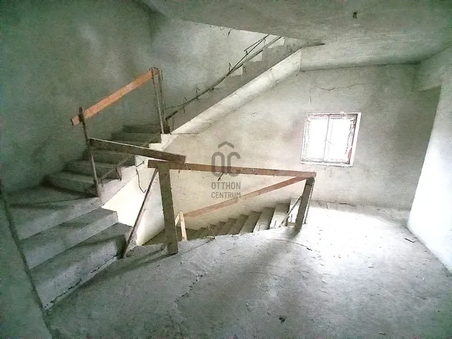 Eladó kereskedelmi és ipari ingatlan Budapest X. kerület, Téglagyárdűlő 1233 nm