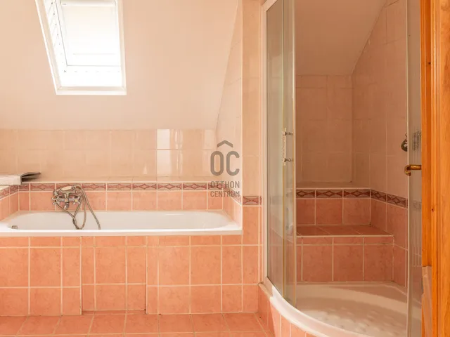 Eladó ház Budapest XVIII. kerület, Szemeretelep 179 nm