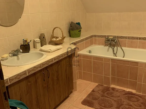 Eladó ház Budapest XVIII. kerület, Szemeretelep 179 nm