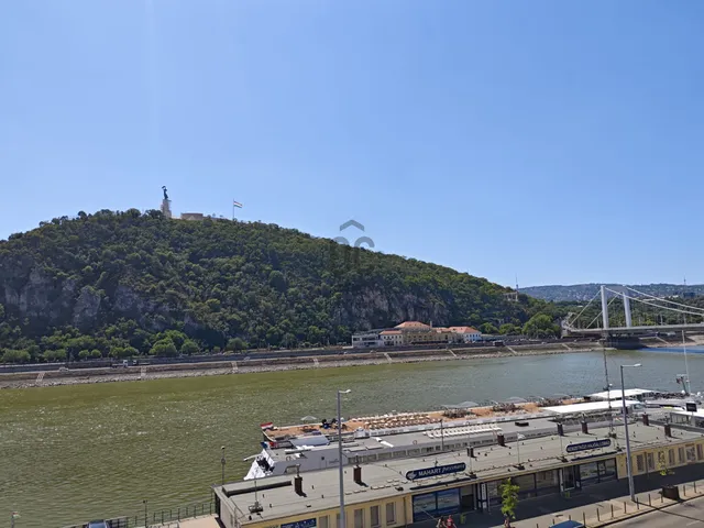 Eladó lakás Budapest V. kerület, Belváros 129 nm